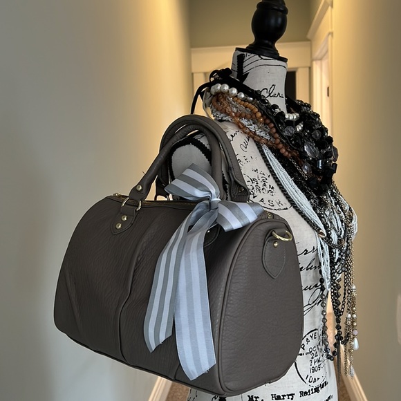 Steve Madden Dark Grey Bowler Style Purse - Picture 2 of 12